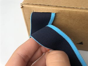Luksus elastik - marineblå med turkis kant, 25 mm